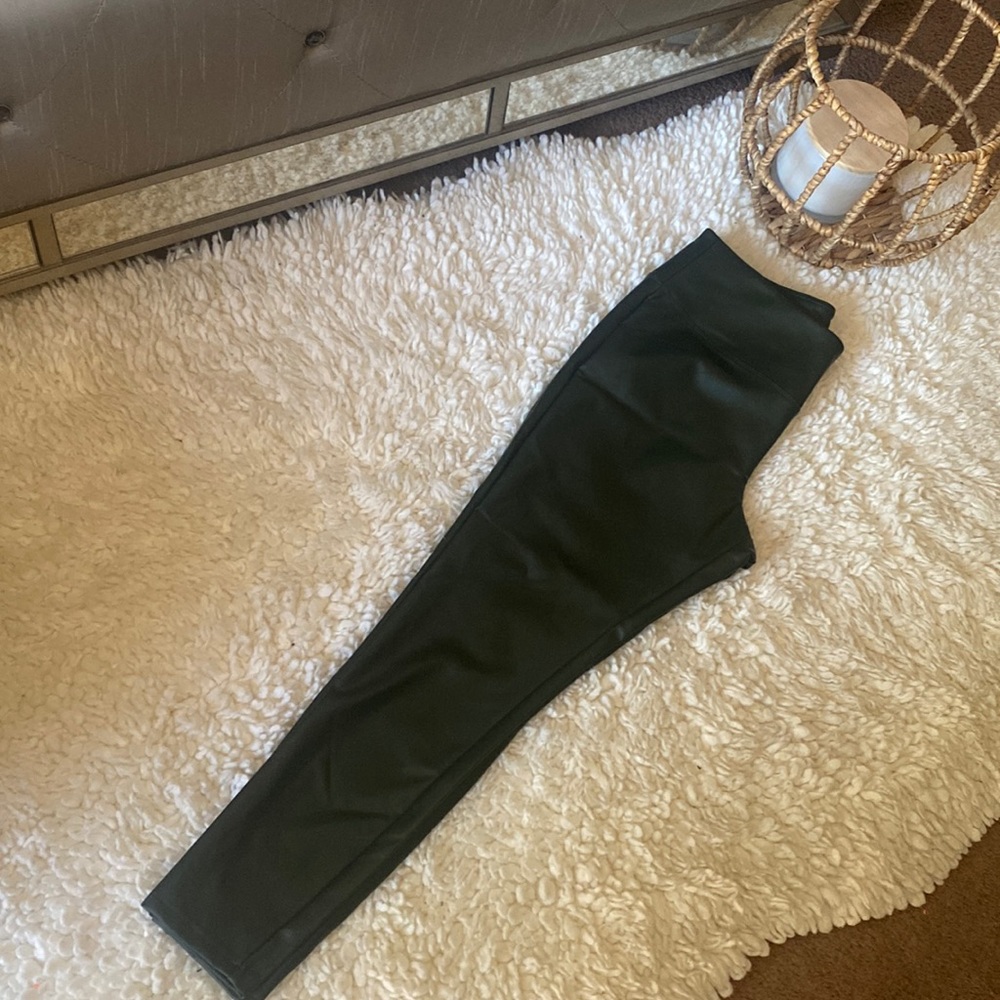 Very nice polyester olive green pants